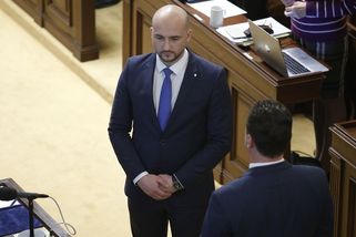 Politik ANO si koupil luxusní vůz na městskou firmu. Praha chce peníze zpět - Seznam Zprávy